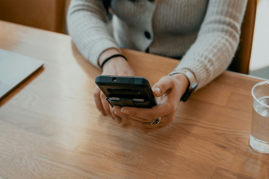 Speak to Airtel customer care while travelling abroad